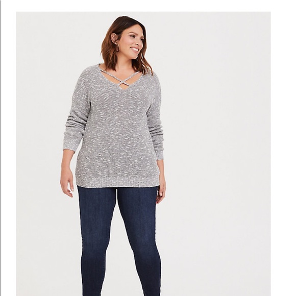 Torrid size 1 Gray sweater with crisscross neck - Picture 3 of 7